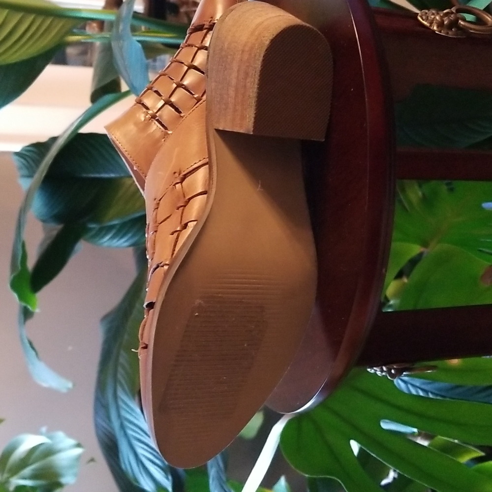 Crevo brown leather memory foam shoes. - Picture 3 of 4